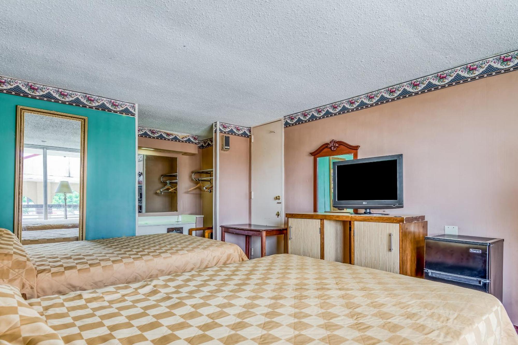 Oyo North I-55 Hotel